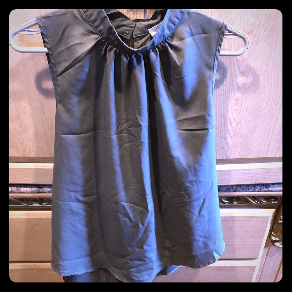 Army green color top